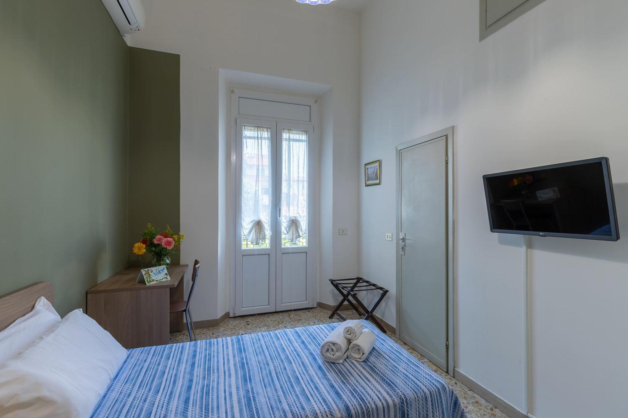 Standard Single Room Shower