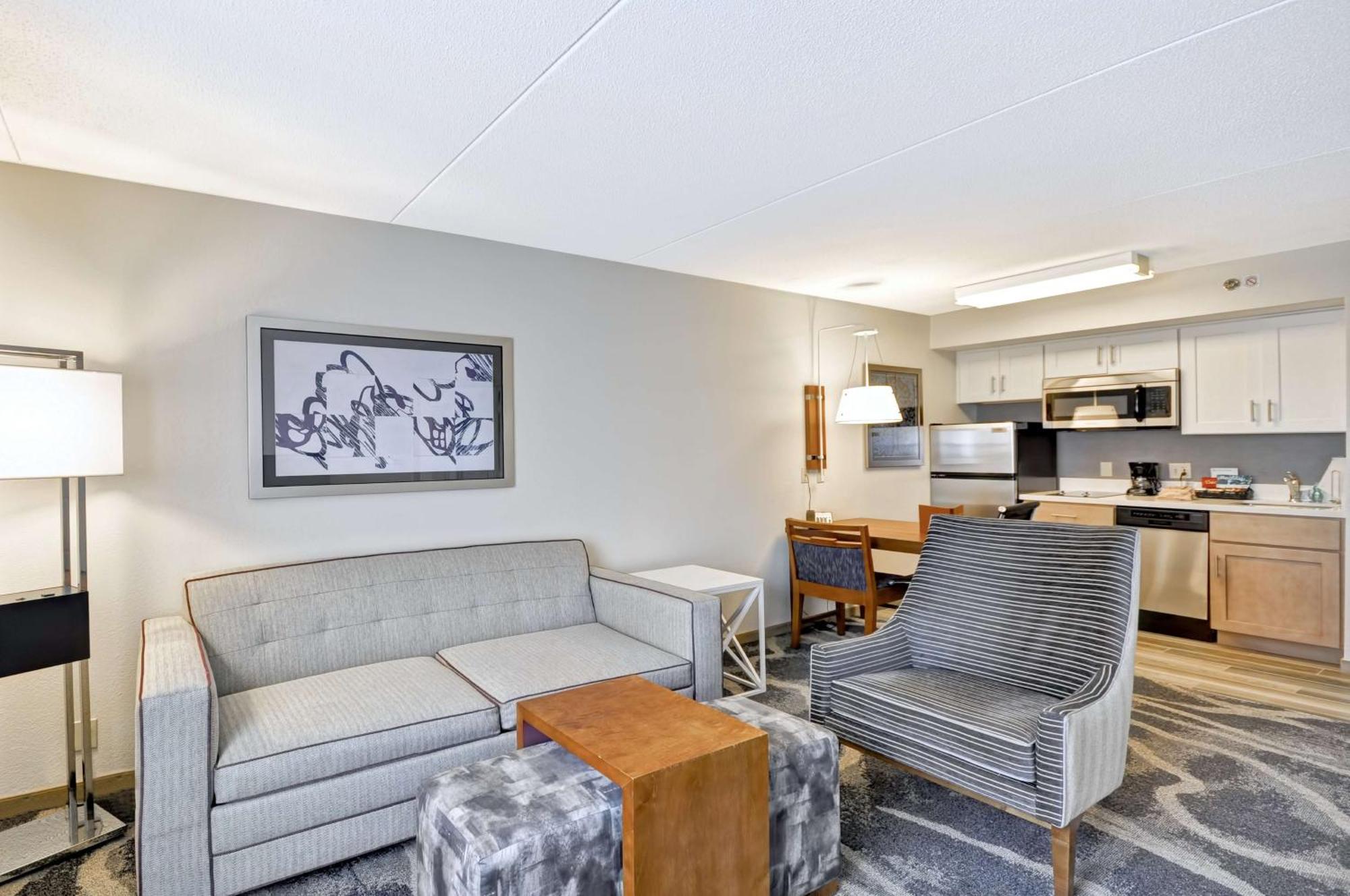 One-Bedroom Queen Suite - Non-Smoking,1558049281:JPEG