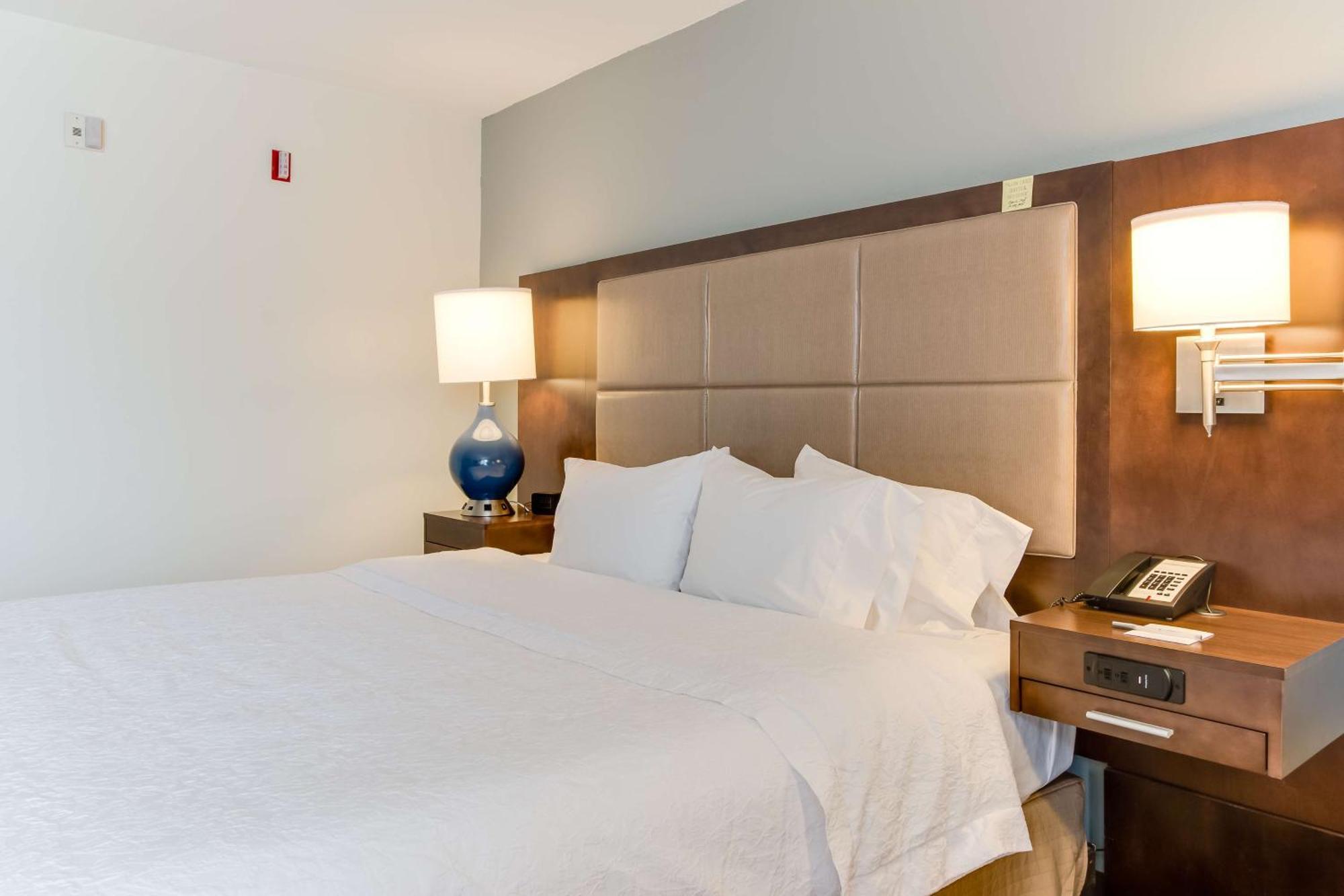Habitación con 1 cama exgtragrande y bañera accesible - Adaptada para personas con movilidad reducida - No fumadores