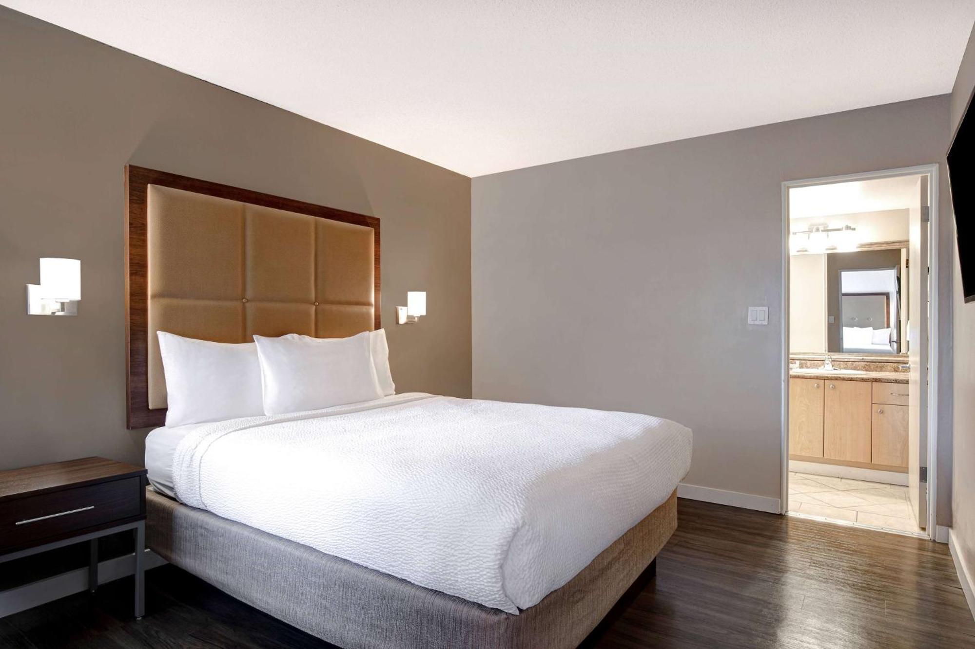 Economy Queen Room Three Queen Beds Non-Smoking