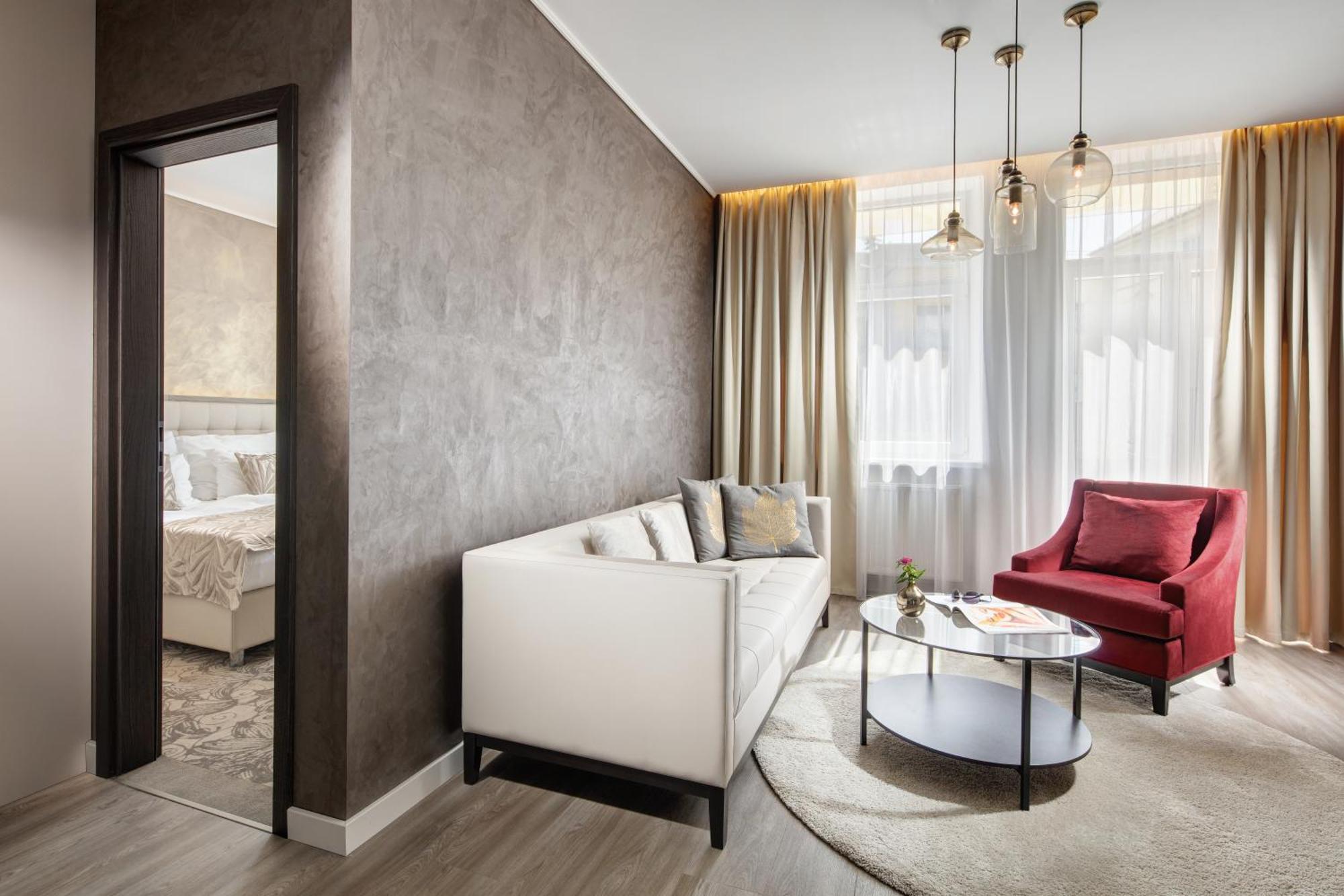 Deluxe Apartment