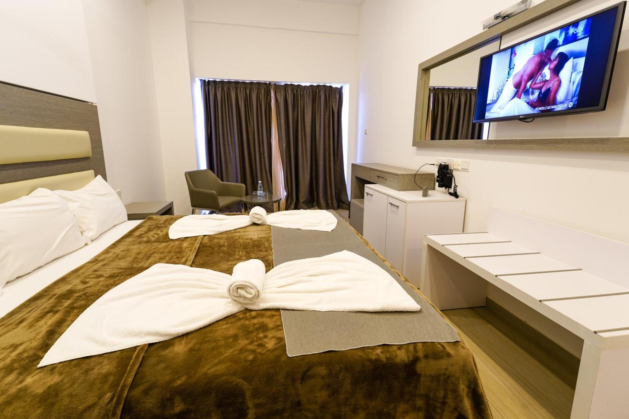 Double or Twin Room Pool View