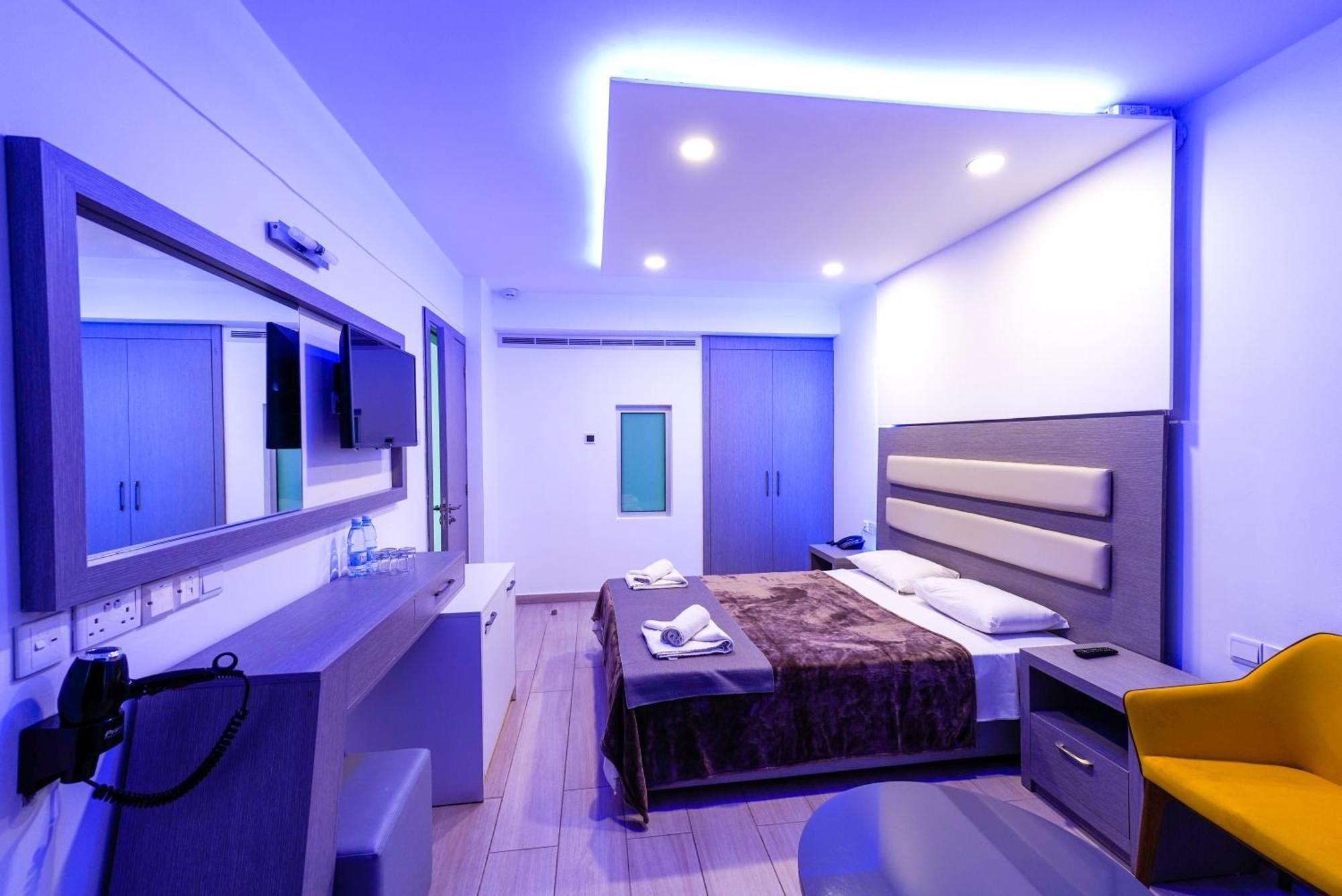 Junior Suite Pool View