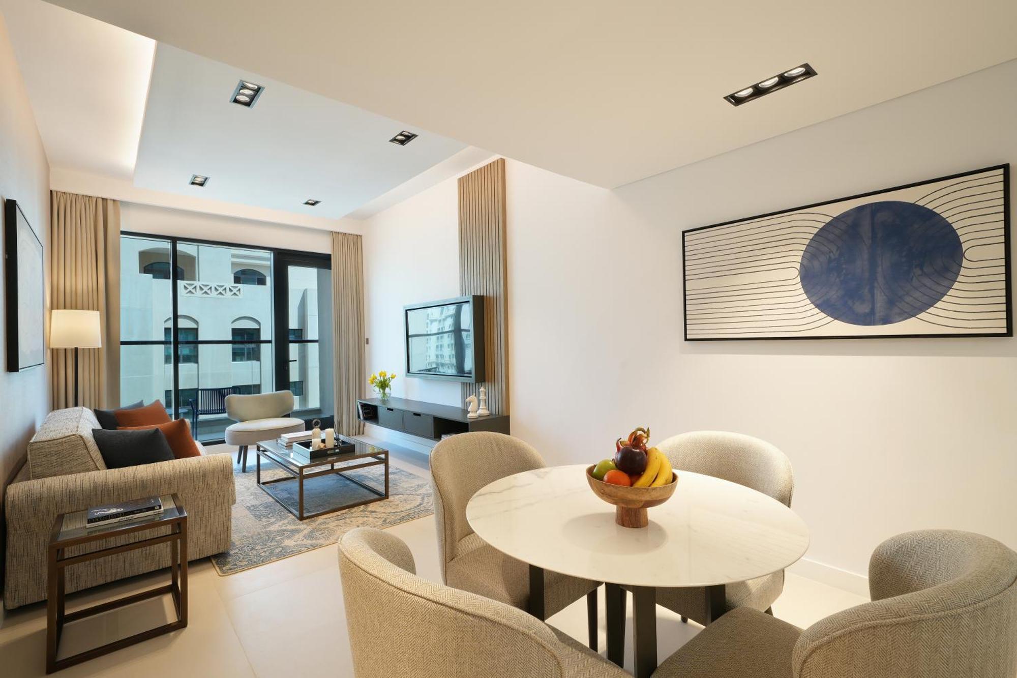 Deluxe One-Bedroom Apartment