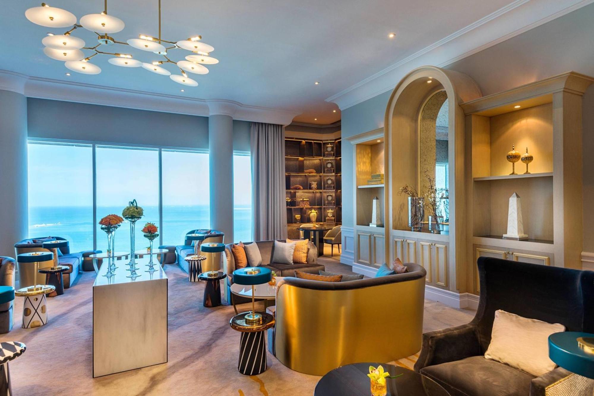 Club King Room Lounge Access