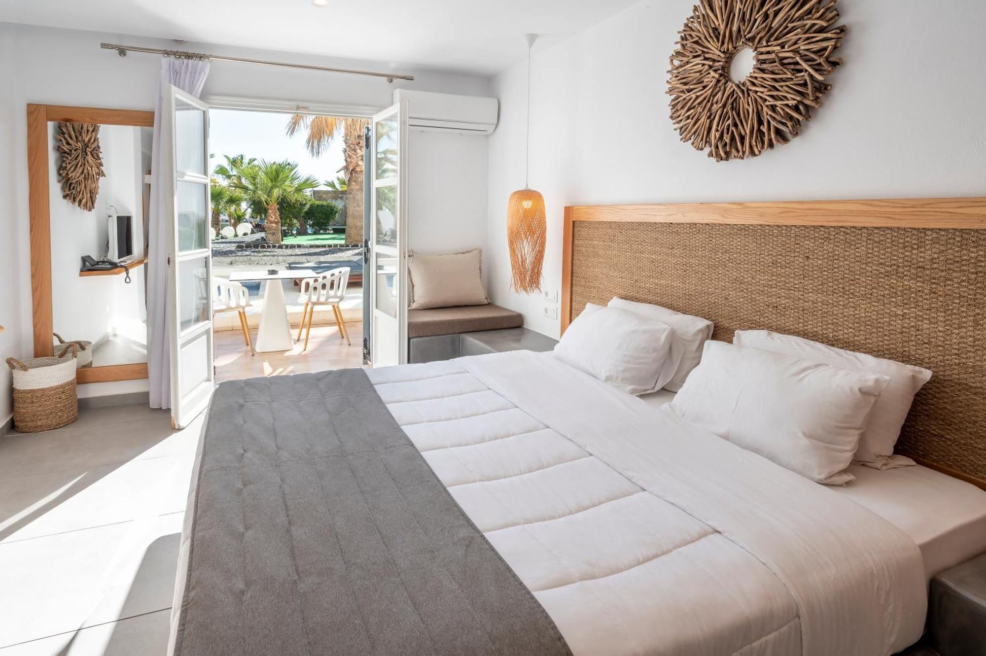 Junior Suite Shared Pool