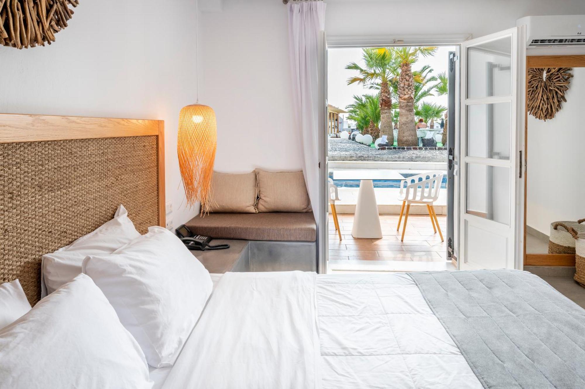 Junior Suite Shared Pool