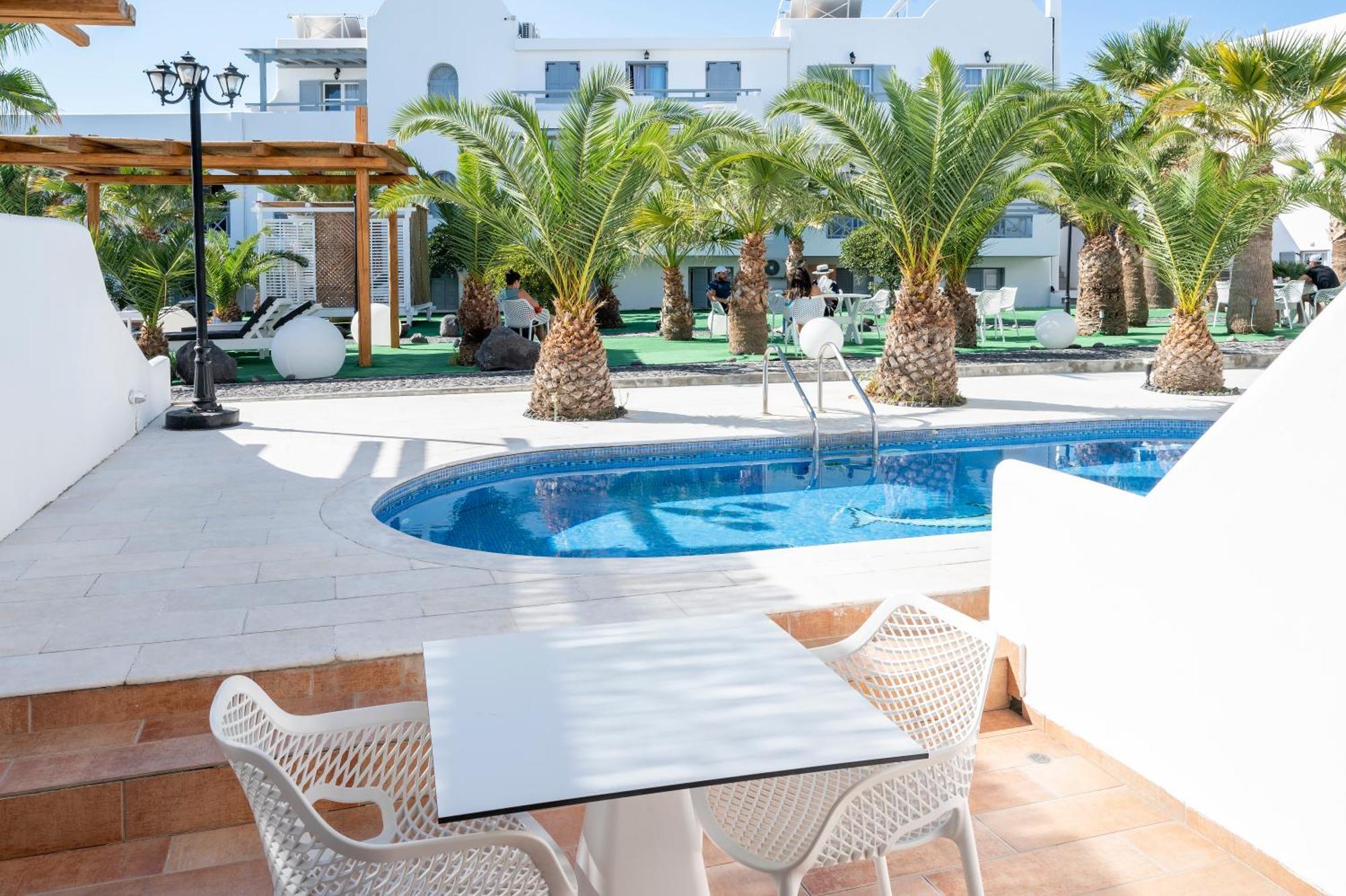 Junior Suite Shared Pool