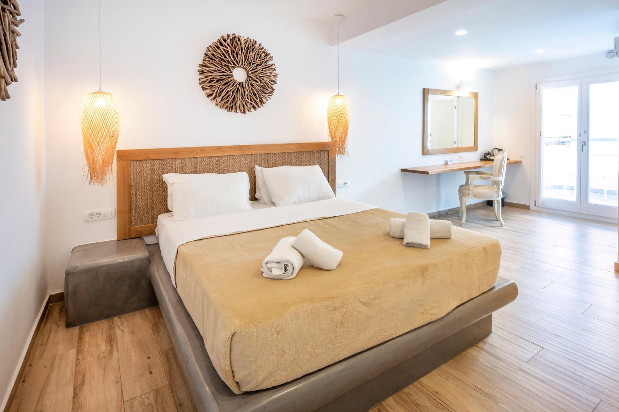 Junior Suite,1558585852:JPEG