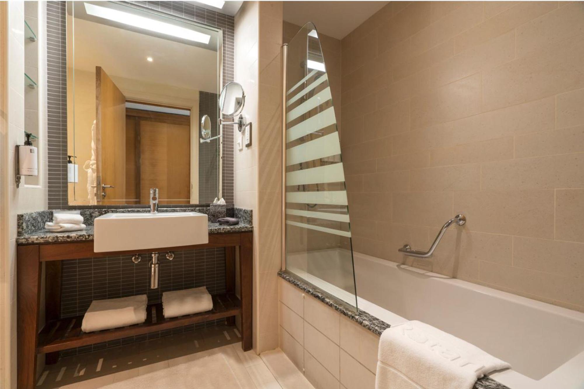 Ain Dubai Sea View Room Balcony Twin Bed