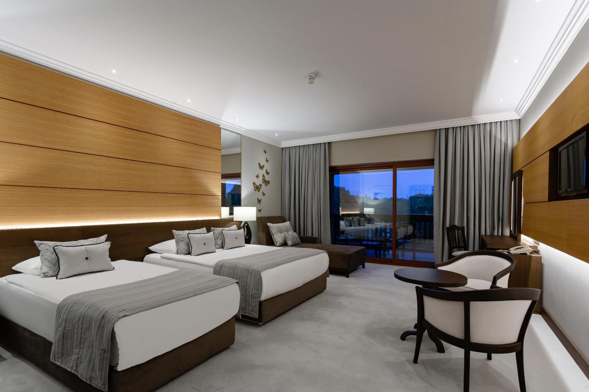 Superior Hotel Room Land View