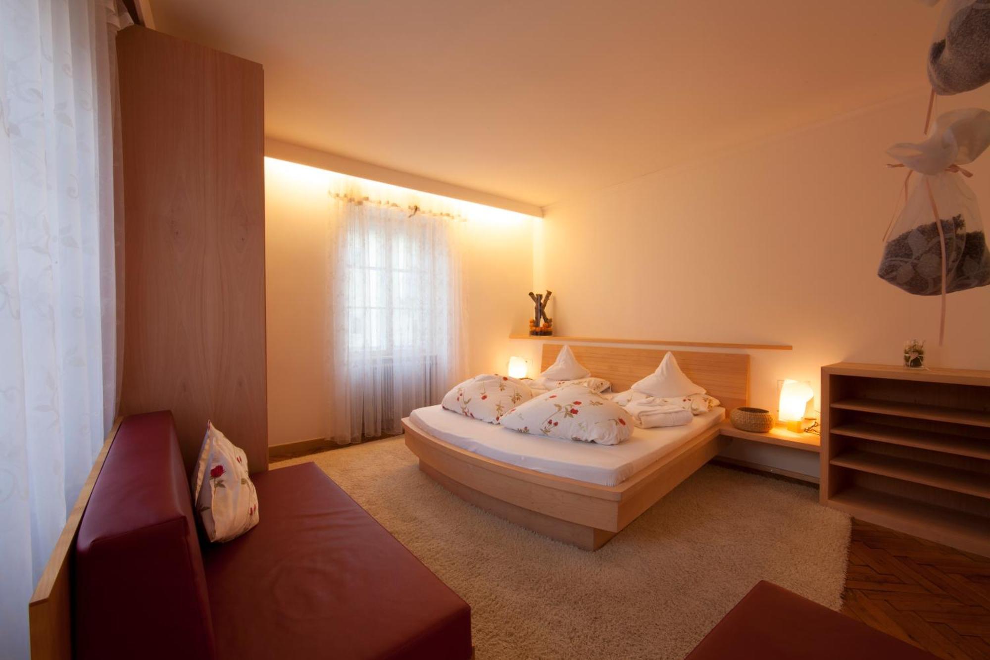 Double Room,1589539613:JPEG