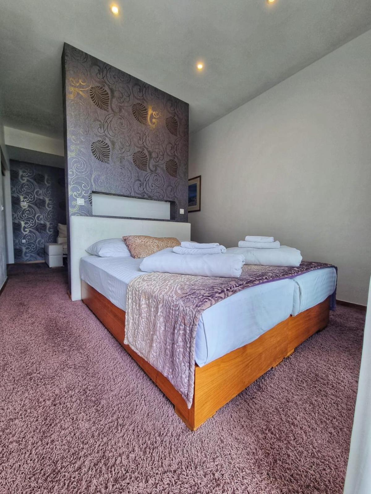 Classic Quadruple Room