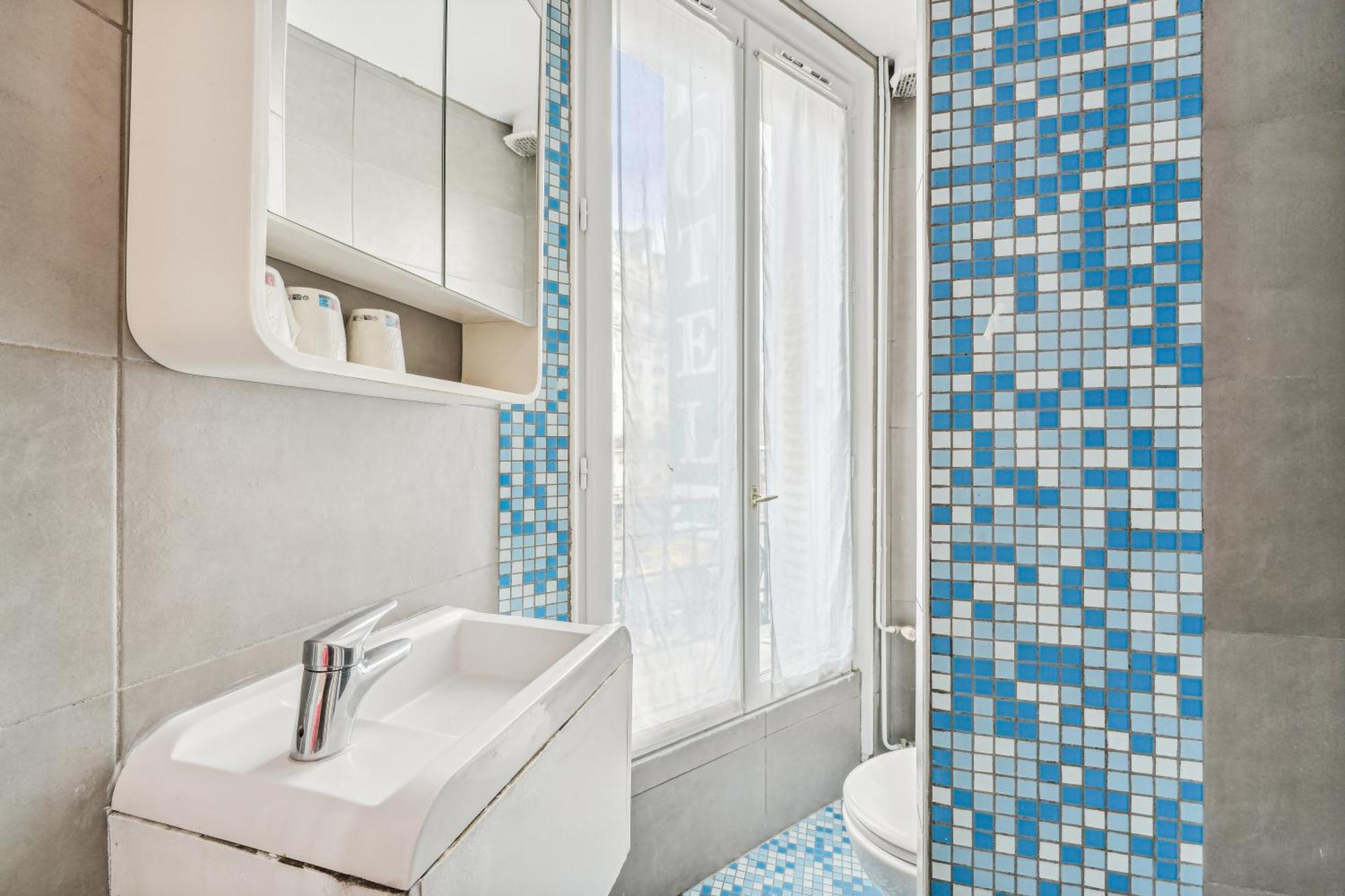 Twin Room Private Bathroom