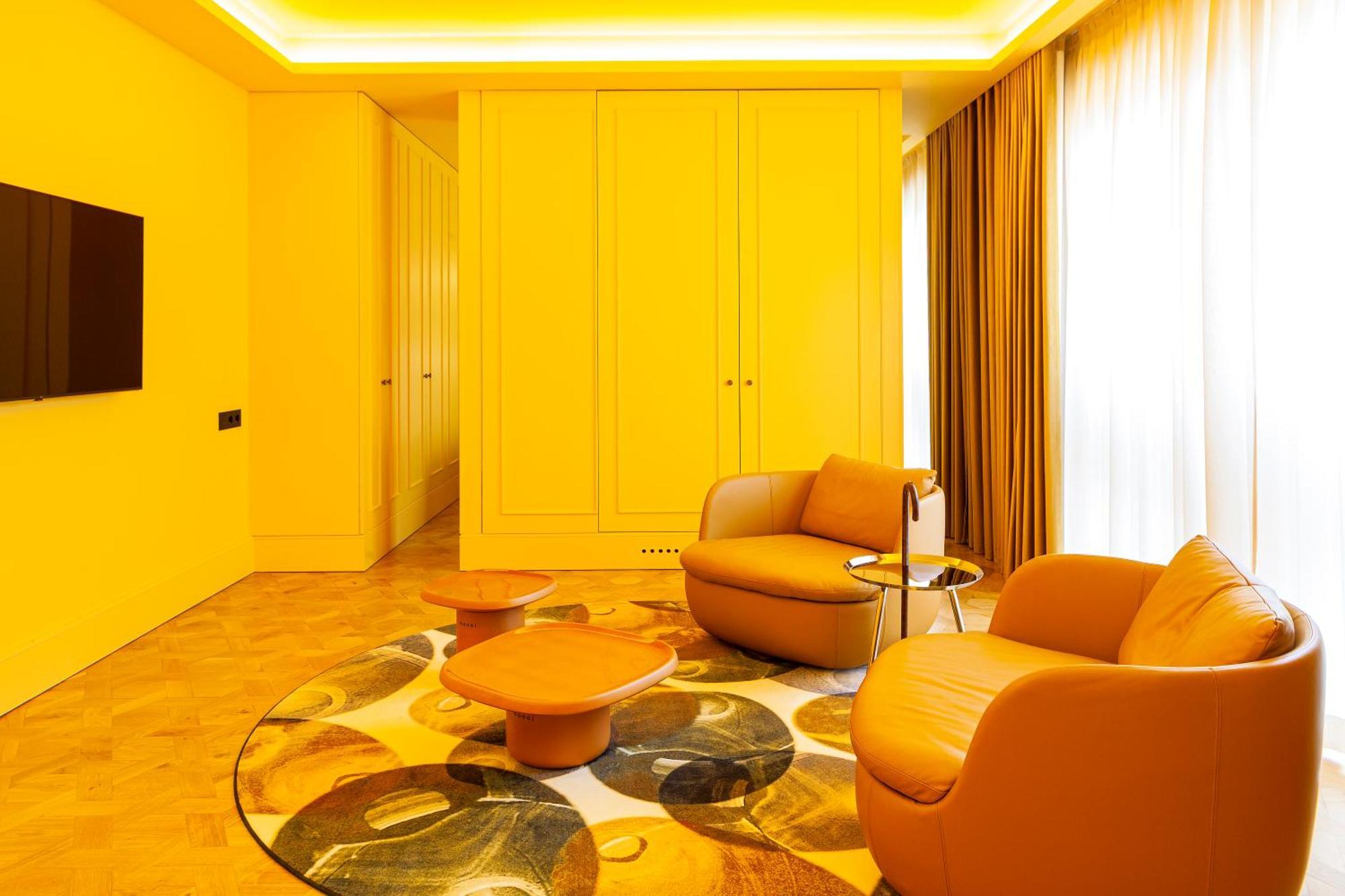Deluxe Suite