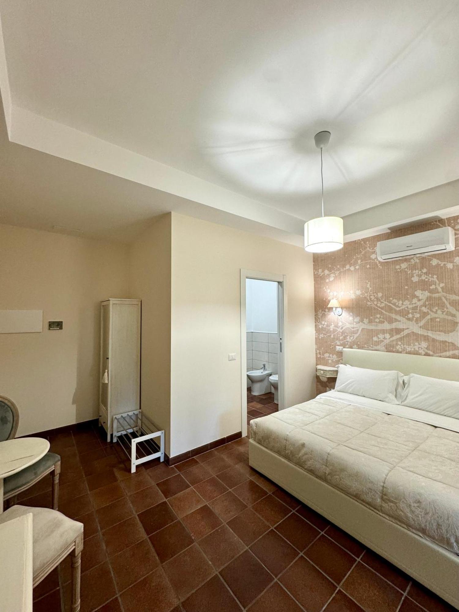 Double Room Private Bathroom