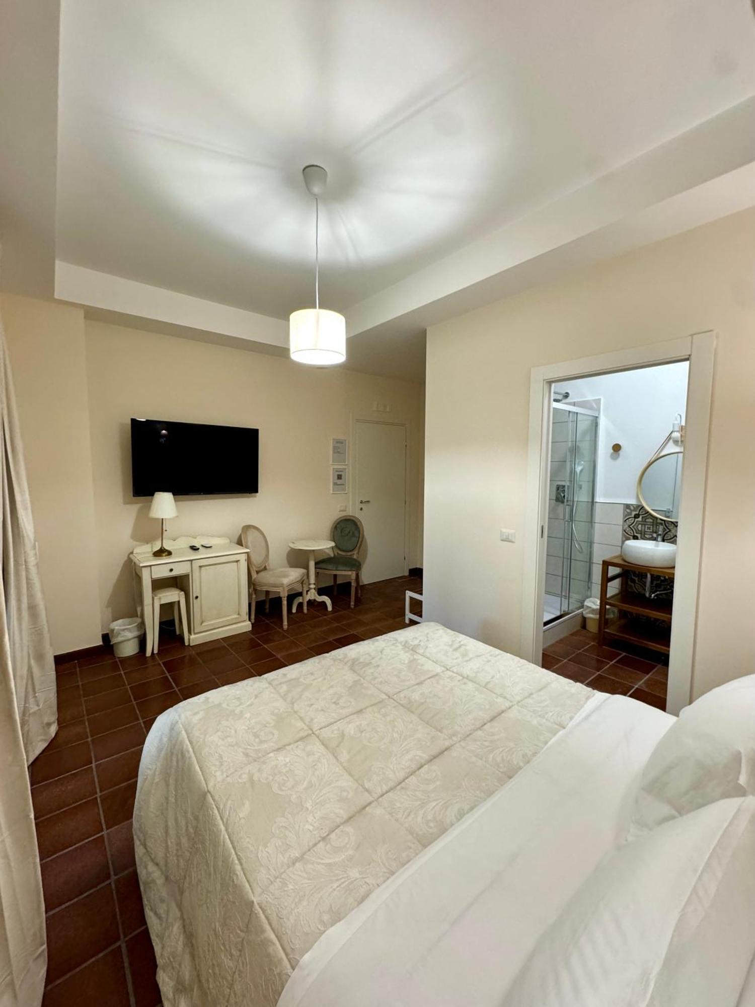 Double Room Private Bathroom