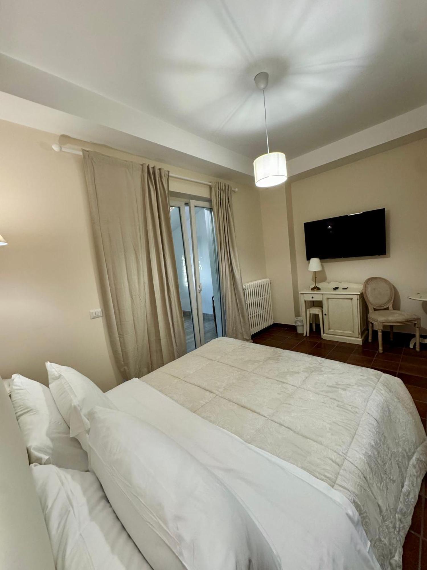 Double Room Private Bathroom