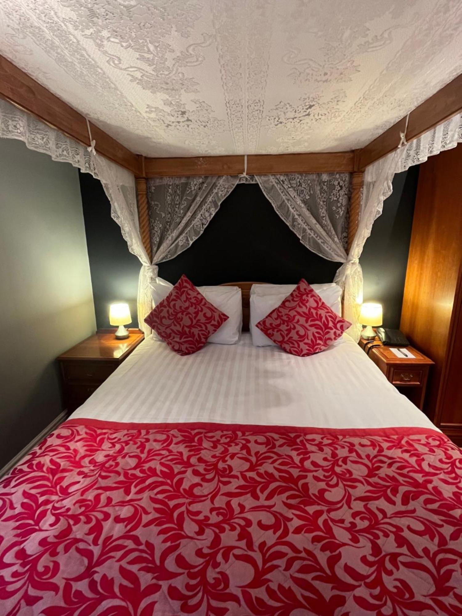 Deluxe Double Room,1563260980:JPEG