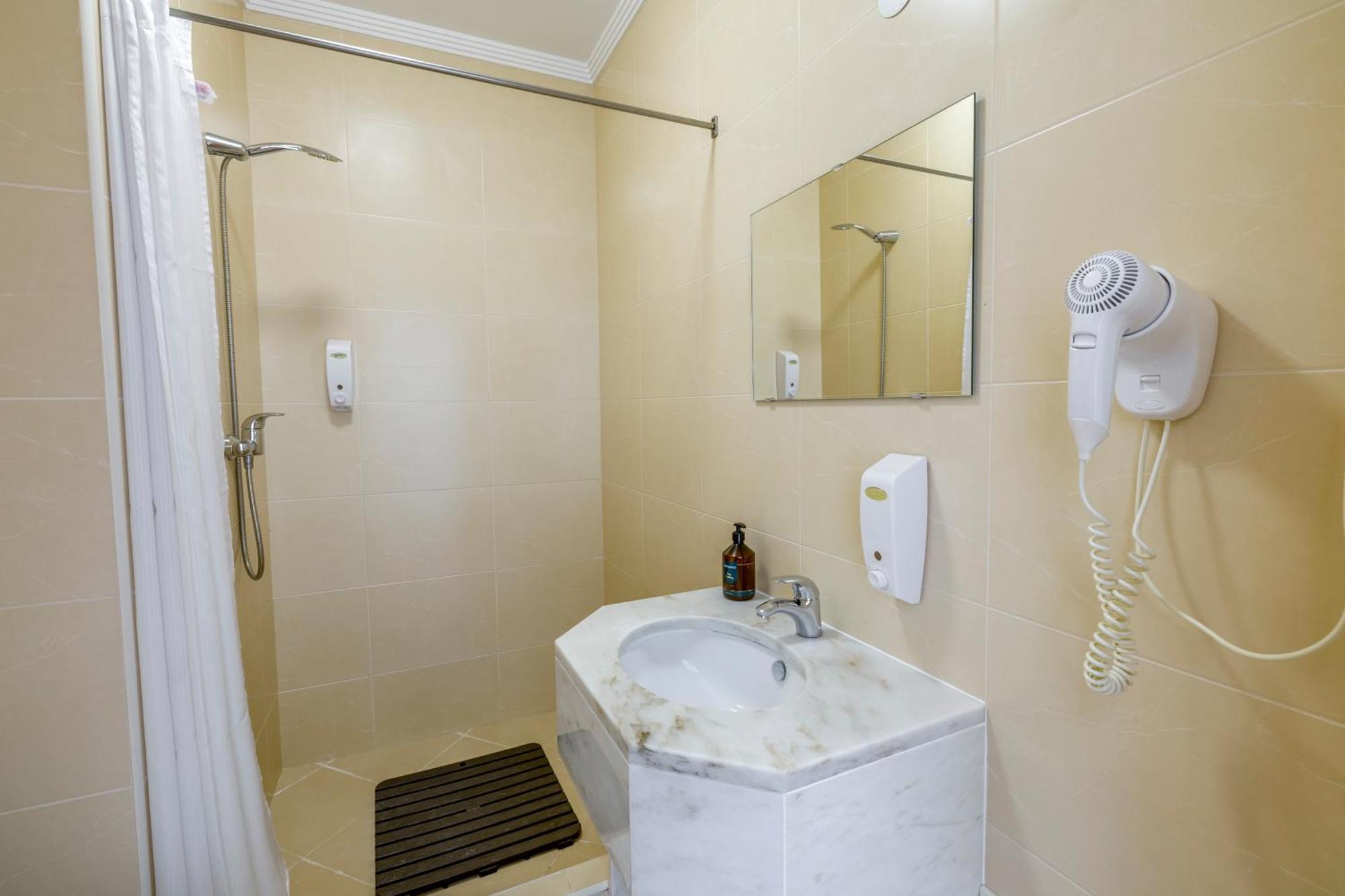 Double Room Private Bathroom