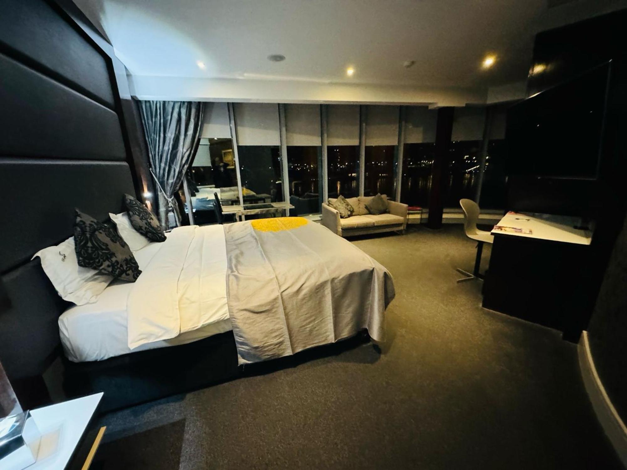 Emperor Suite