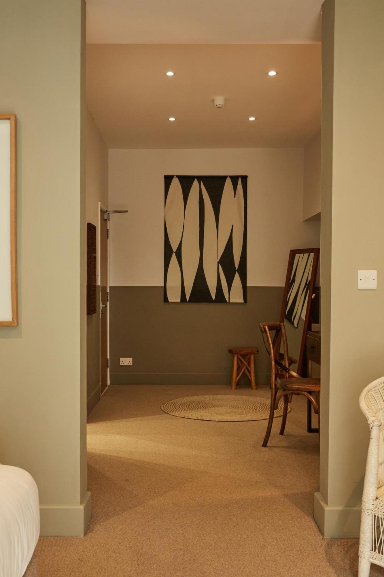 Large Suite with Decking - 1