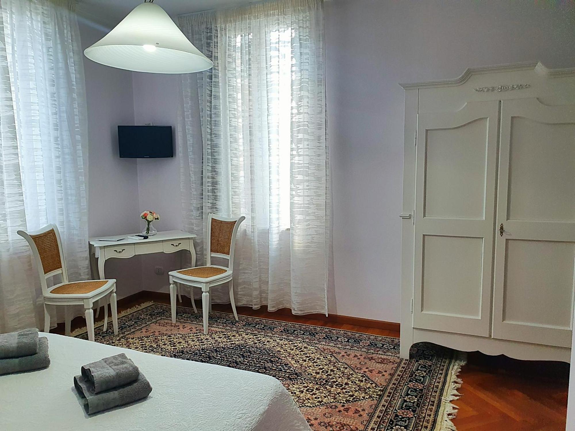 Double Room Private Bathroom