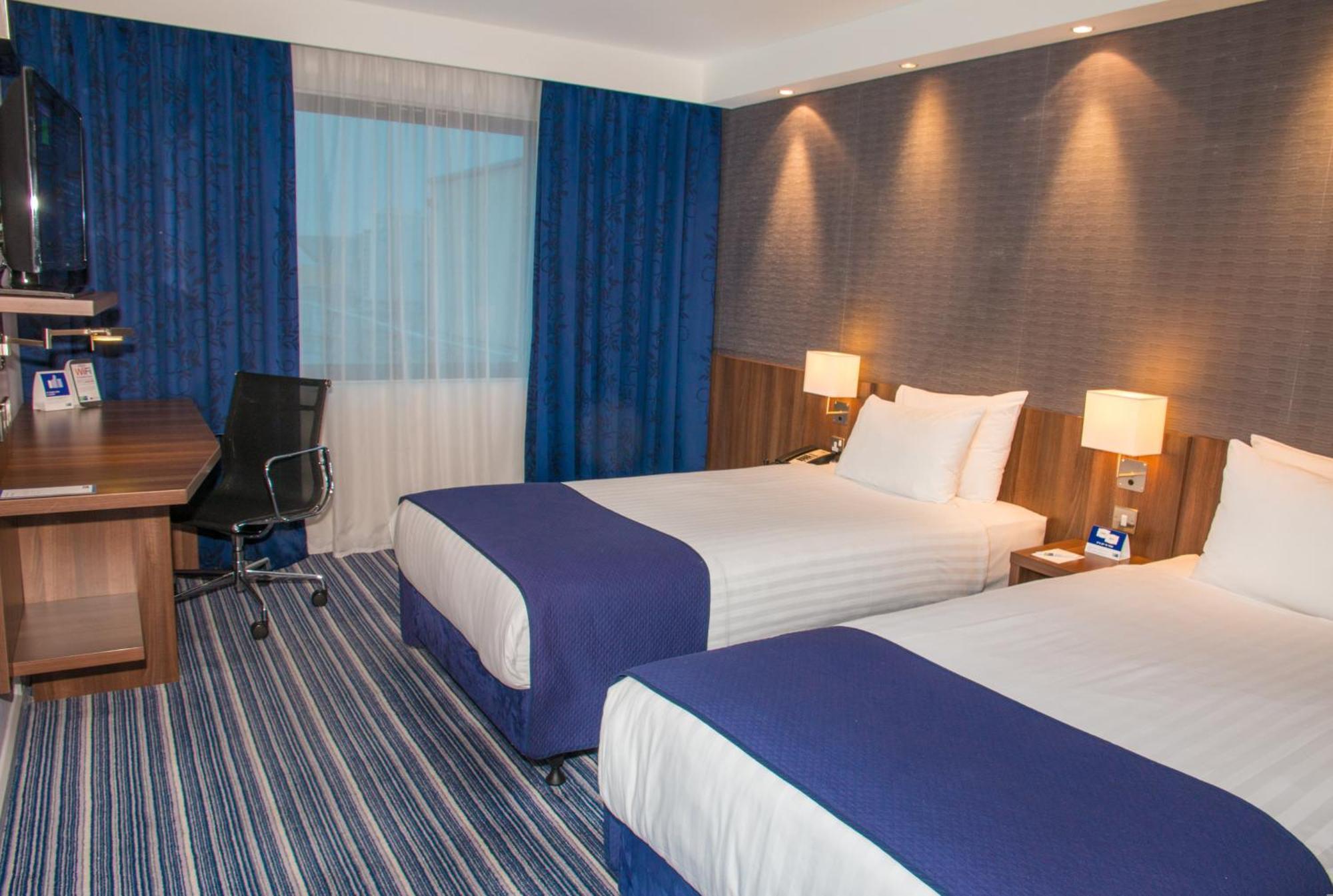 Standard Twin Room Hot