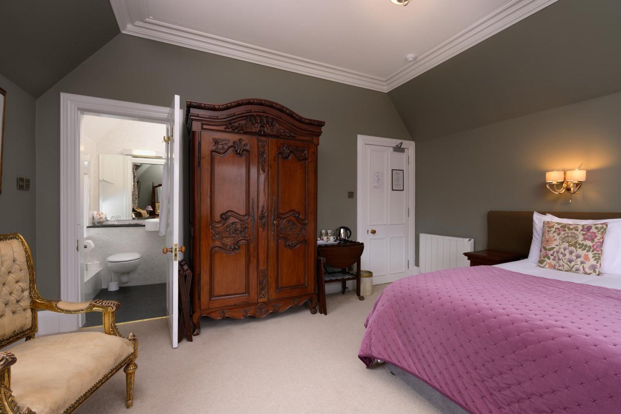 Superior King Room
