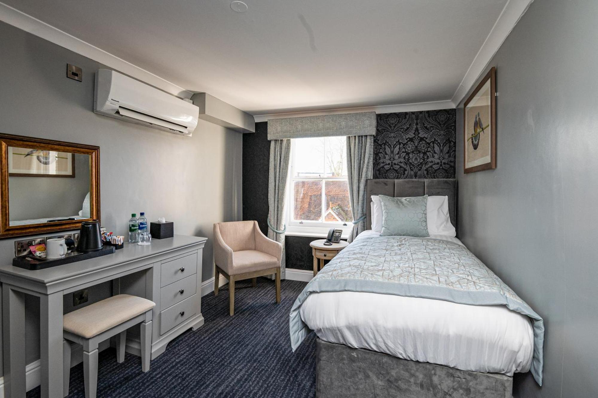 Cozy Single Room Non-Smoking
