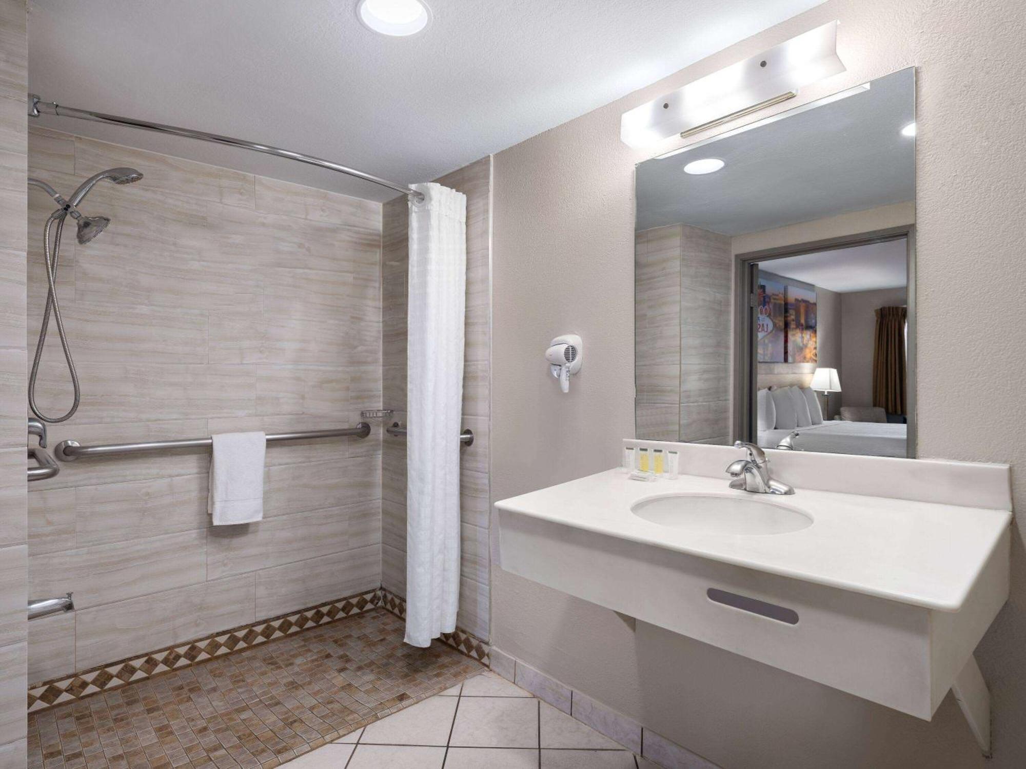 King Room Roll Shower Mobility Access or Non-Smoking