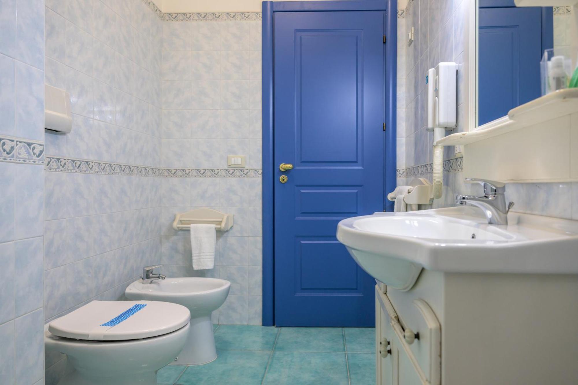 Double or Twin Room Sea View