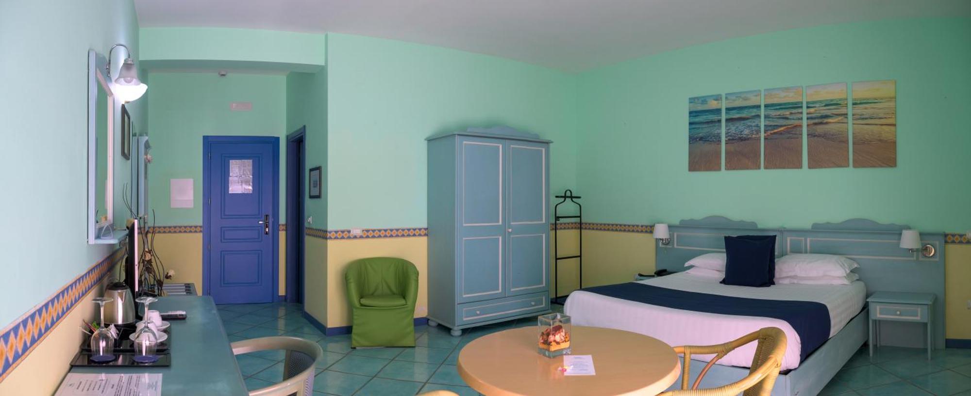 Double or Twin Room Sea View