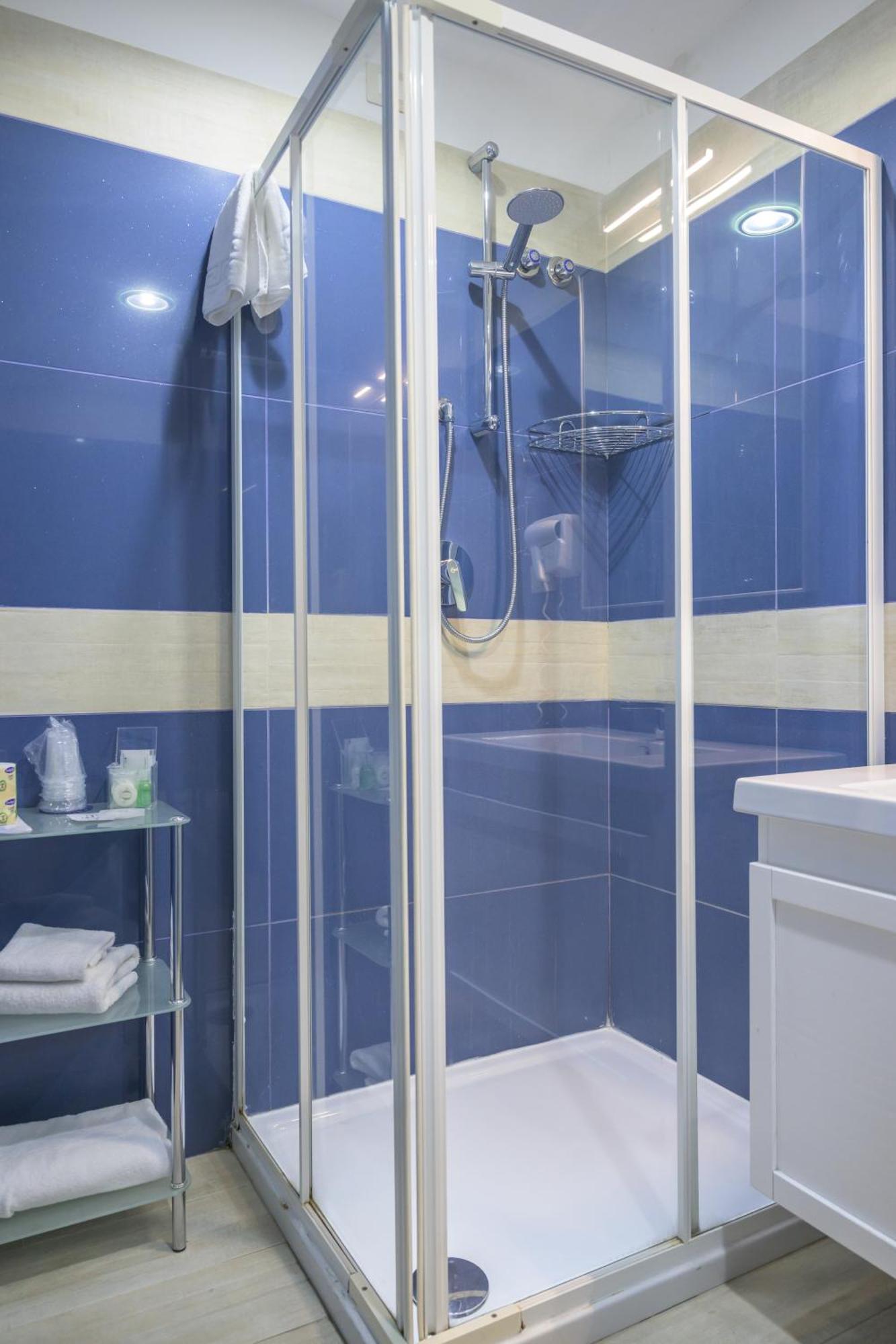 Double or Twin Room Sea View