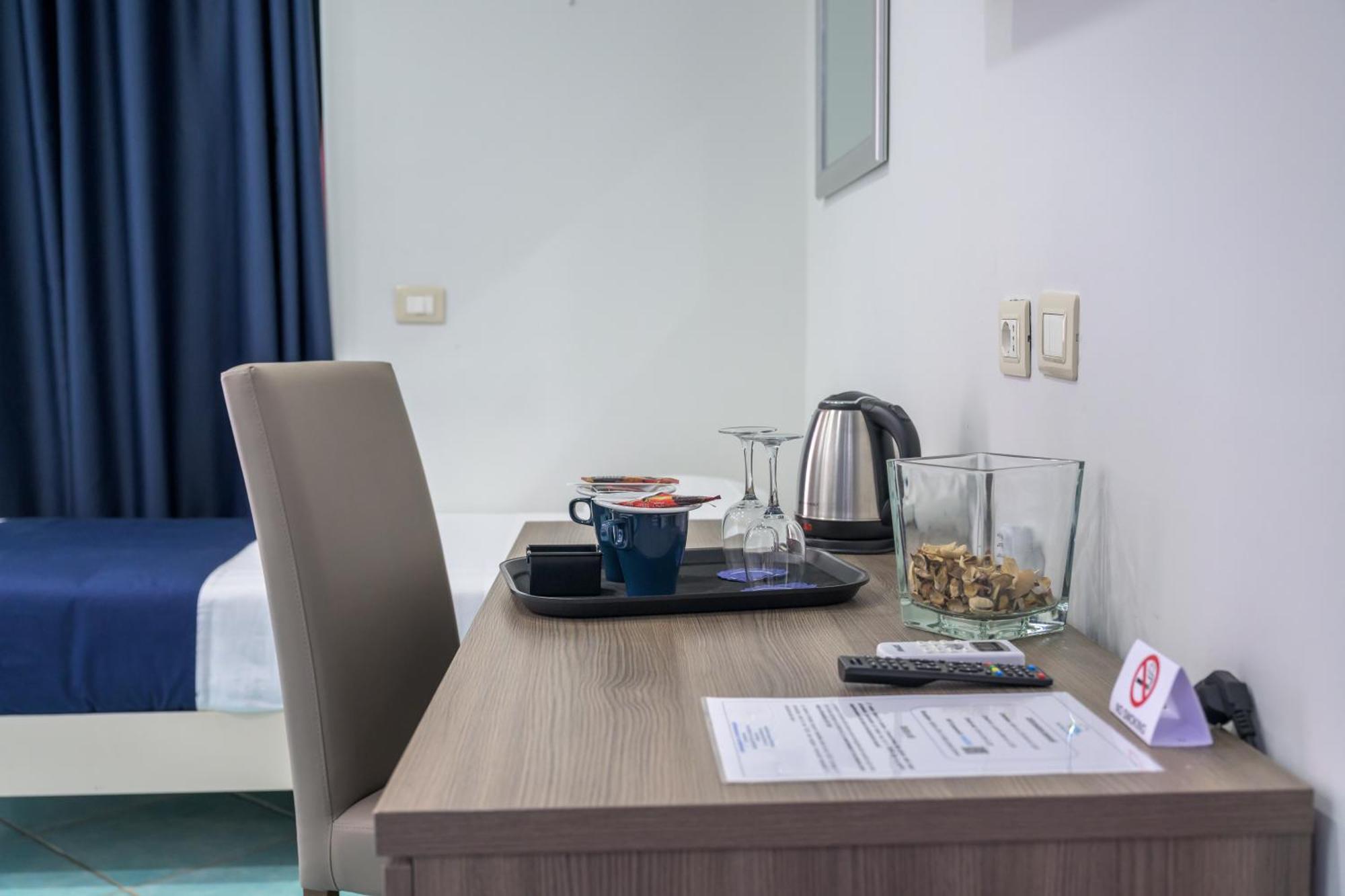 Double or Twin Room Sea View