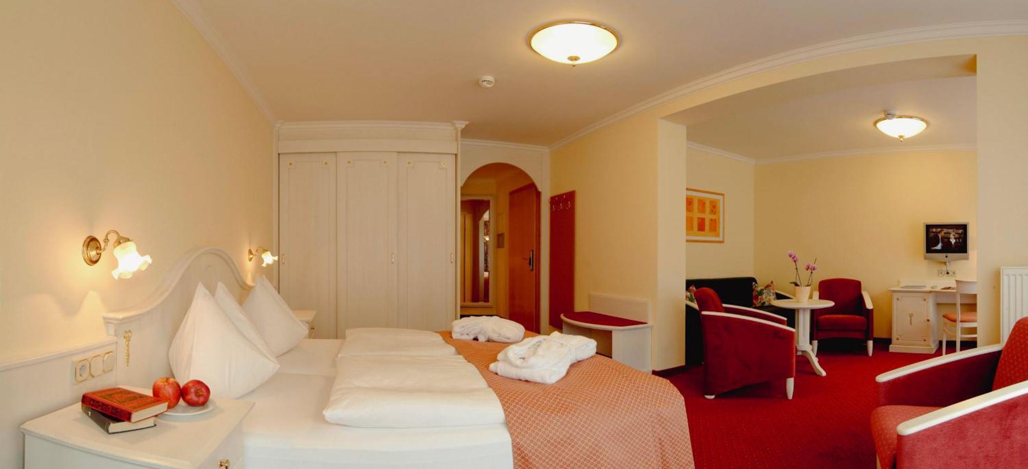 Suite access to Alpentherme