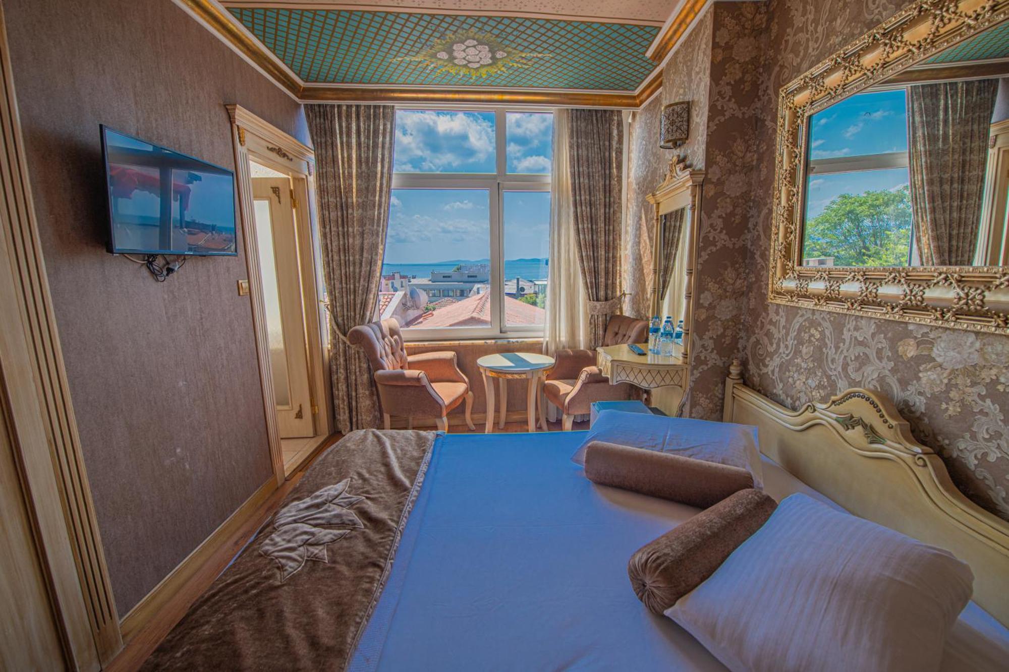 Double or Twin Room Sea View