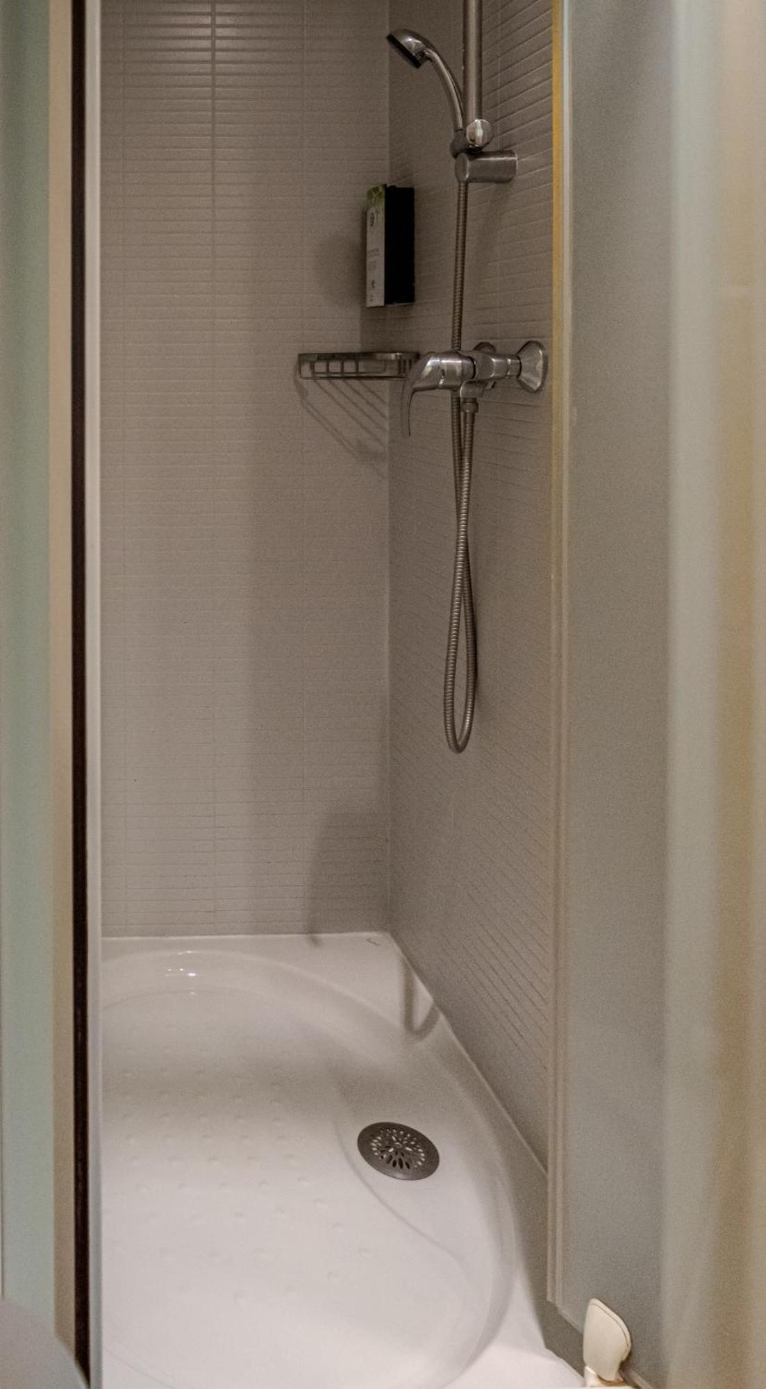 Comfort Room,1756510803:JPEG