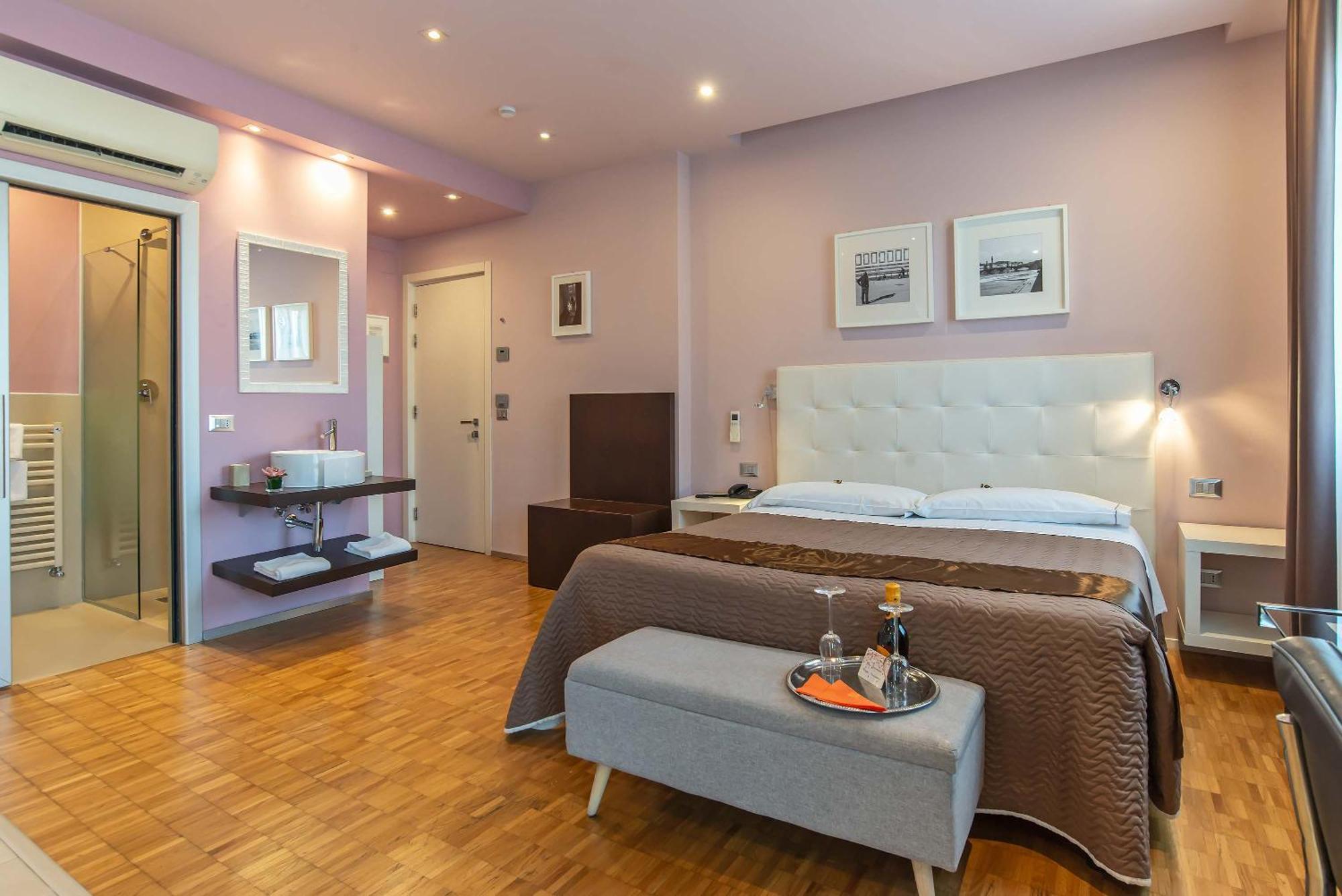 Deluxe Double or Twin Room Spa Bath