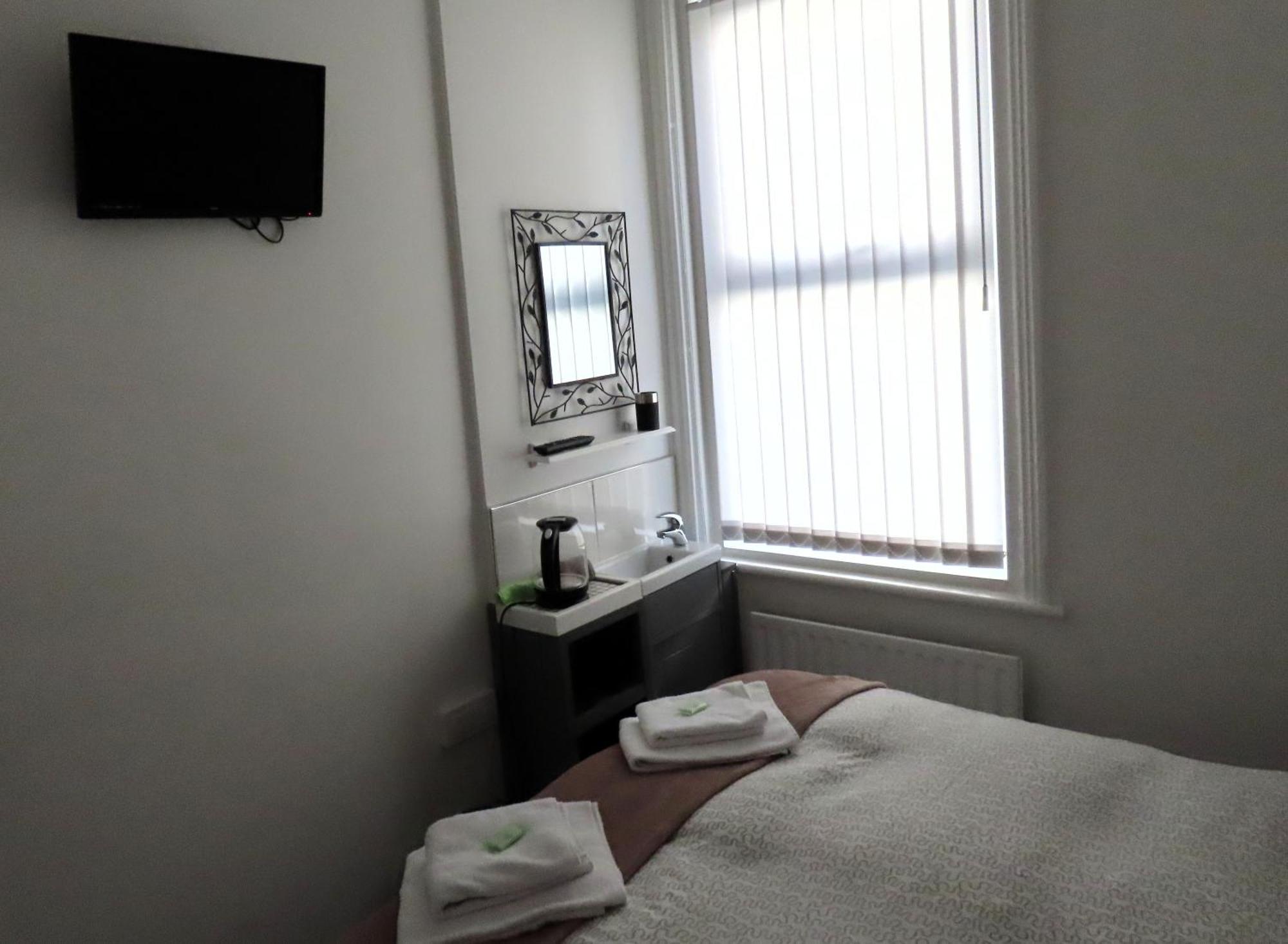 Family Room Private Bathroom