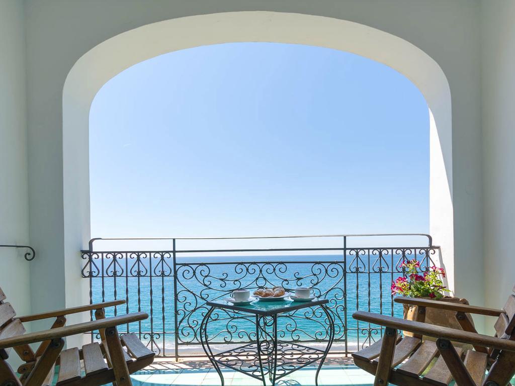 Quarto Deluxe com Cama de Casal ou 2 de Solteiro e Vista do Mar
