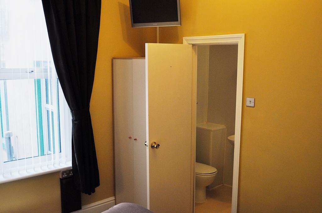 Large Double Room,157841277:JPEG