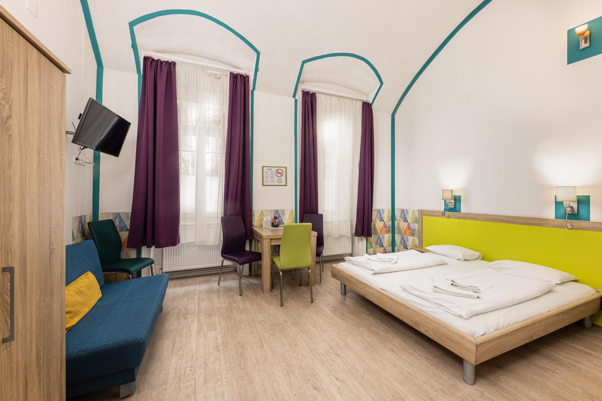 Large Studio Ground Floor