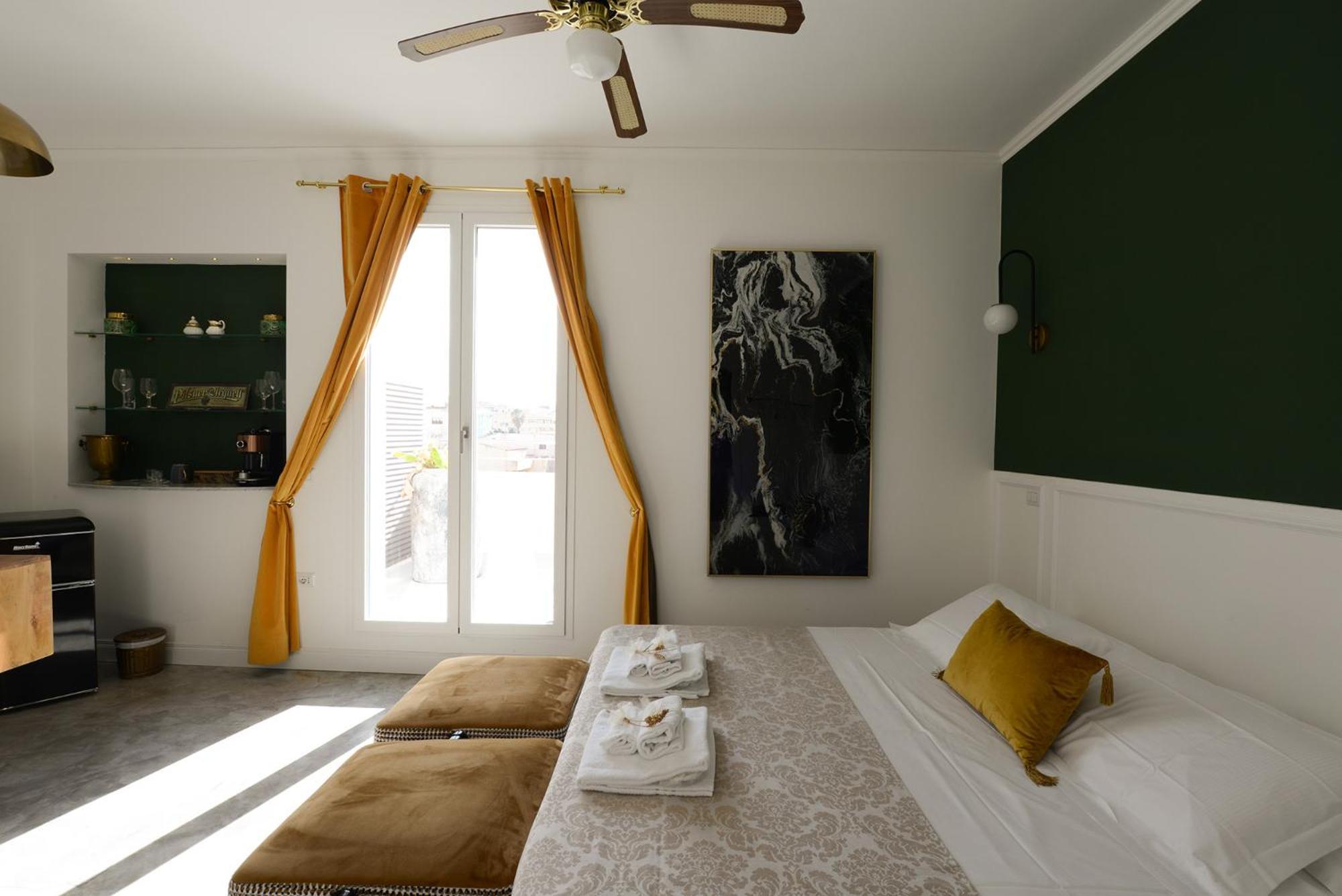 Deluxe King Room