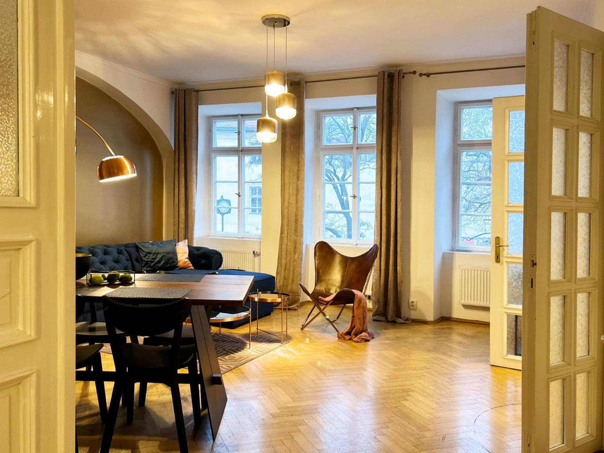 Three-Bedroom Apartment Charles Bridge View