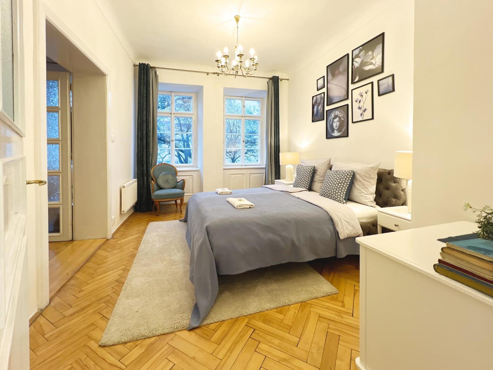 Three-Bedroom Apartment Charles Bridge View