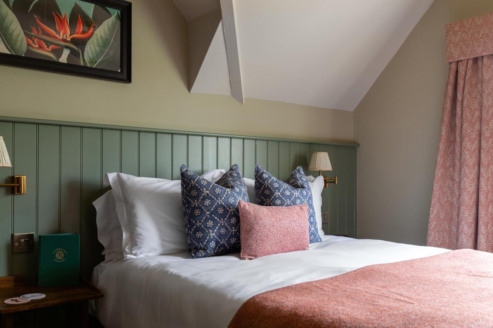 Double Room,1571275259:JPEG