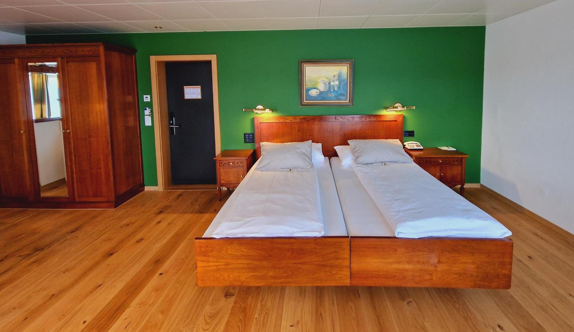 Superior Double Room with Balcony,1571276384:JPEG