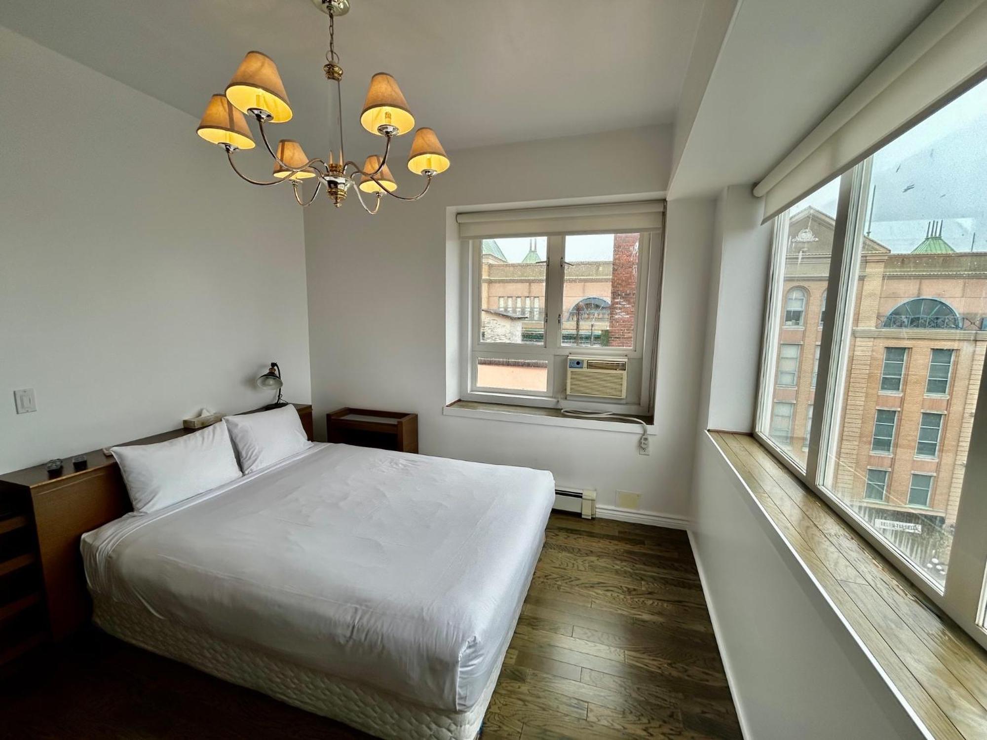 Penthouse King Suite City View Non-Smoking