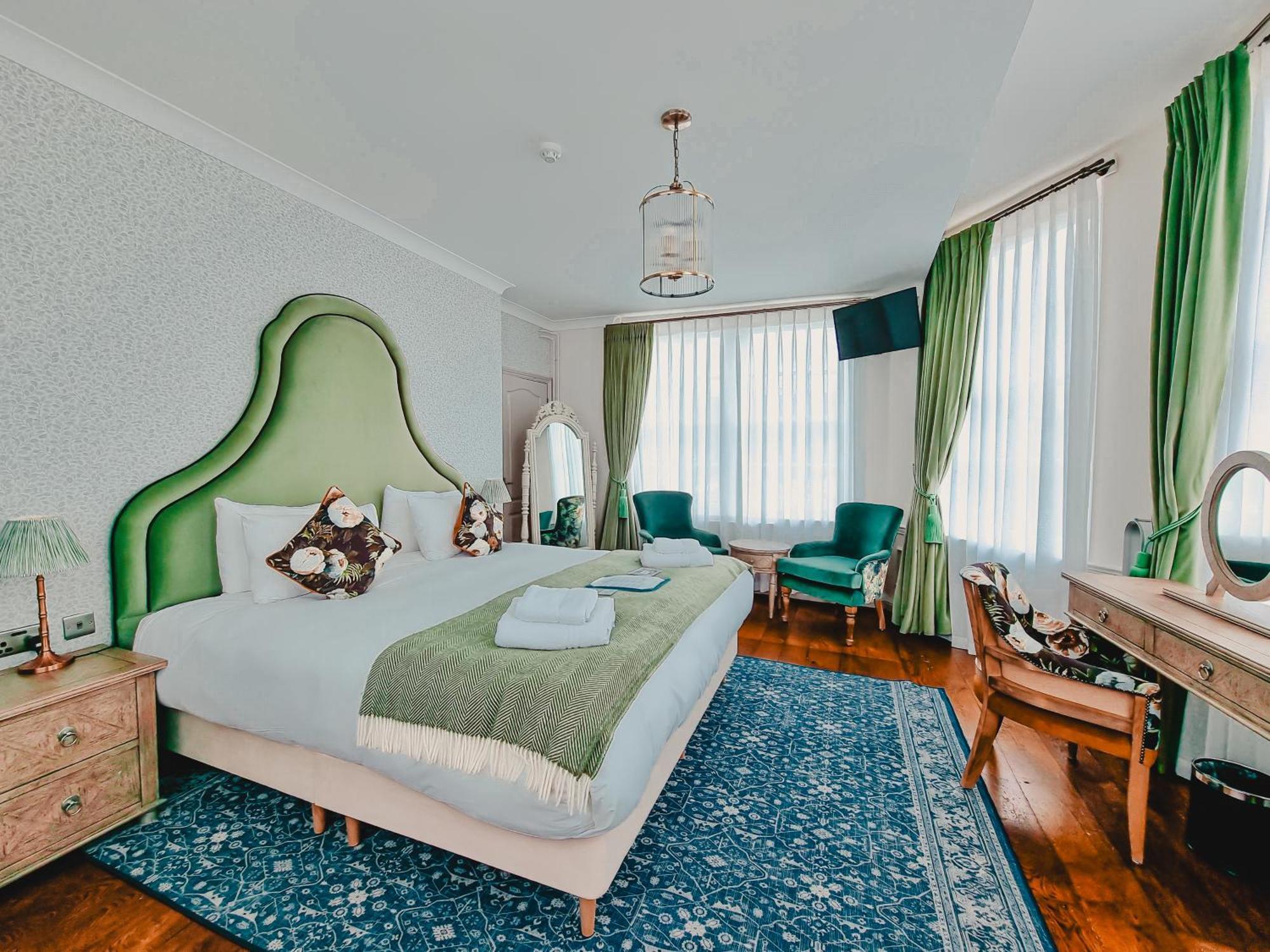 Superior King Room
